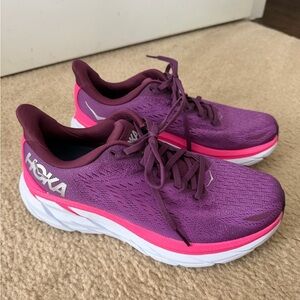 Hoka Women's Clifton 8 Running Shoes - never worn
